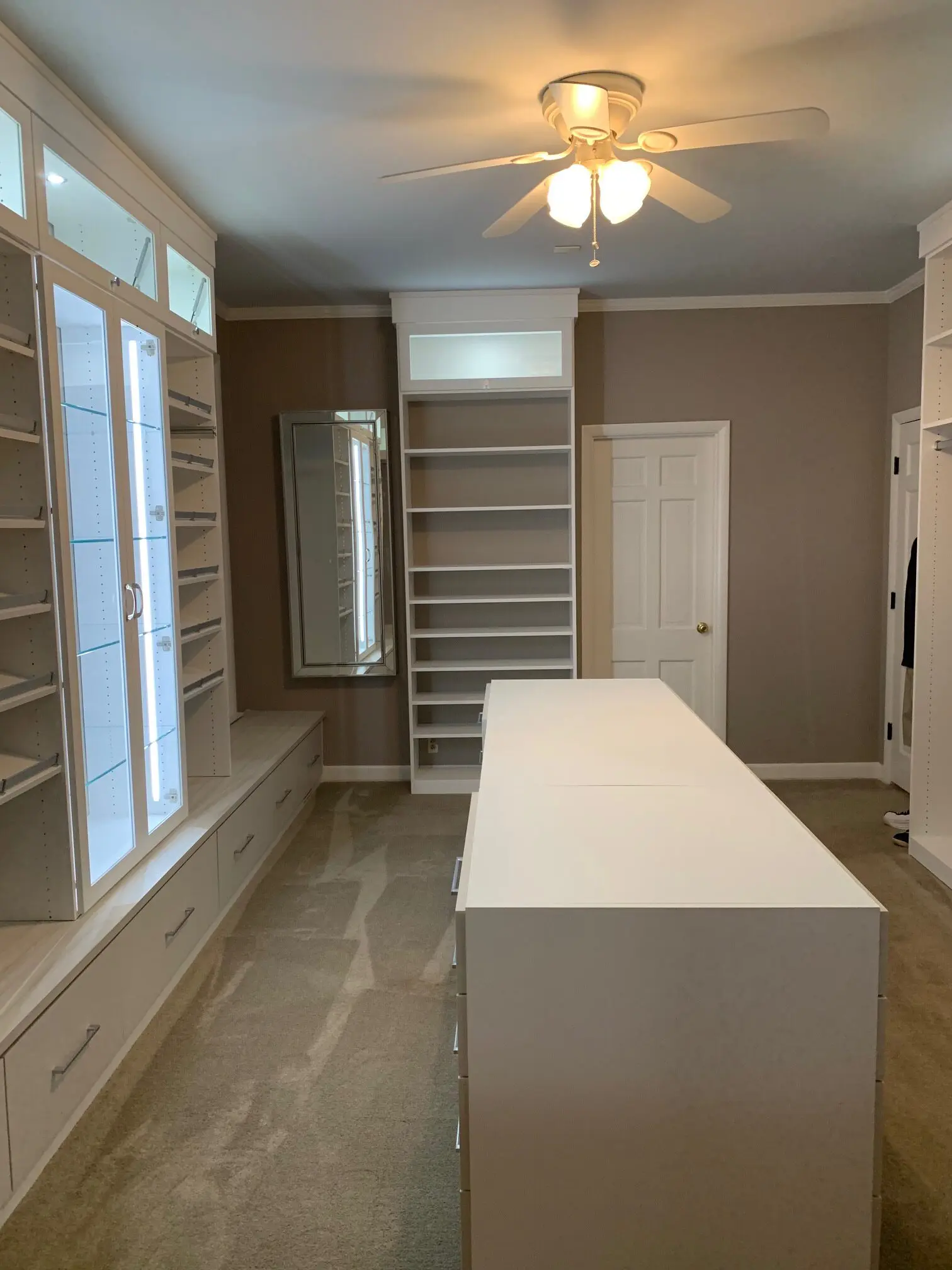 Custom Walk In Closets